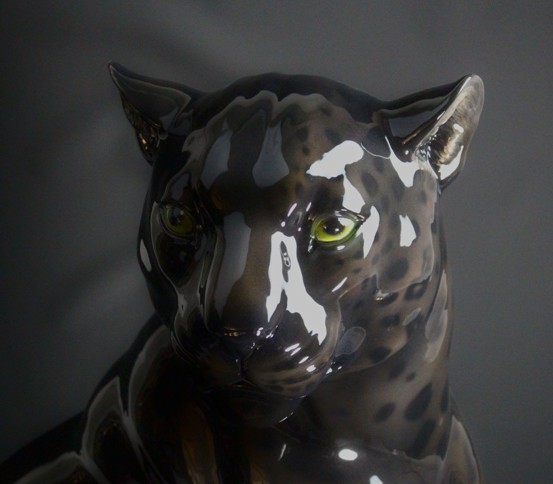 Schwarze Jaguar-Statue