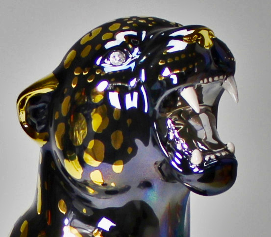 Panther mit goldenen Flecken