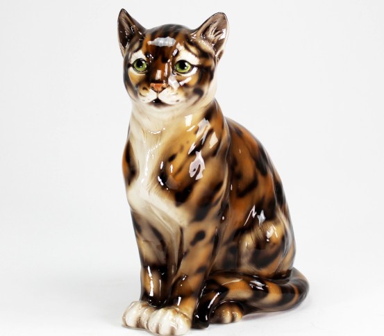 Tabby cat statue