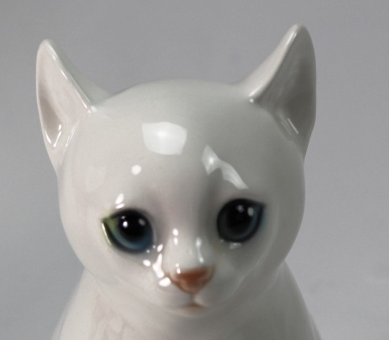 White cat WC brush holder