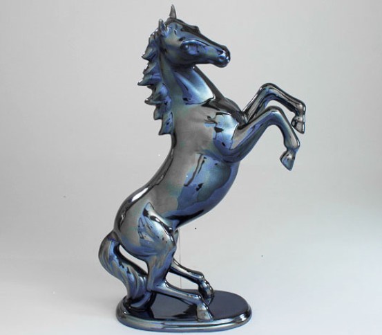 Upright horse (metal effect)