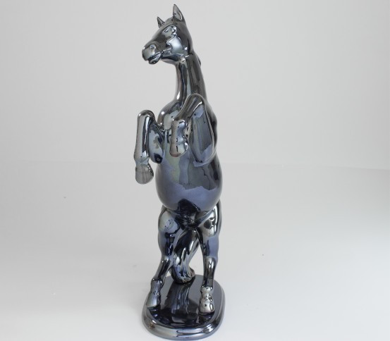 Upright horse (metal effect)